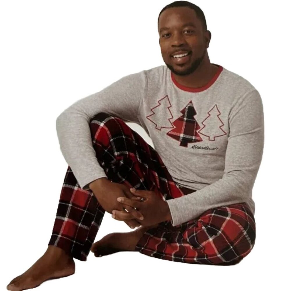 EDDIE BAUR HOLIDAY PAJAMA SET FOR MEN CHRISTMAS TREE